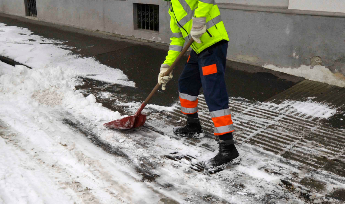 Słupsk walczy z tonami śniegu! Wstrzymano odbiory odpadów, służby pracują całą dobę