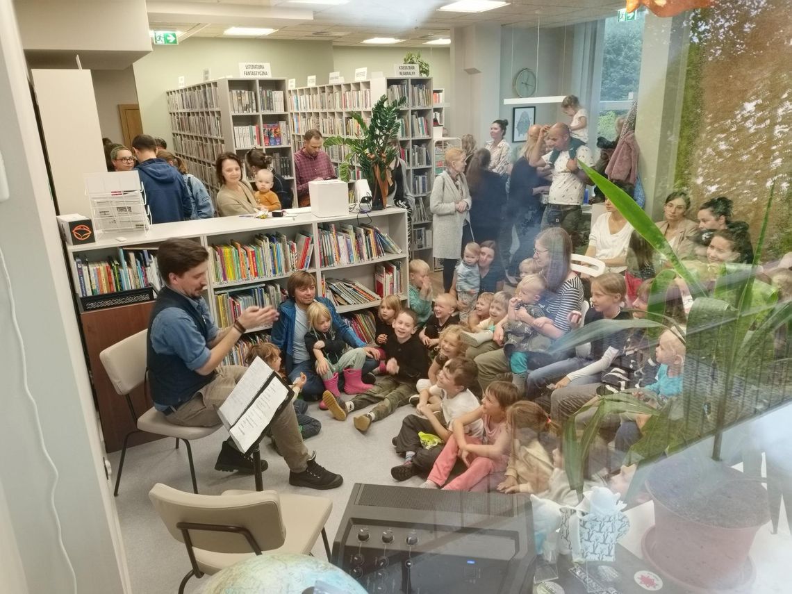 Dzik na suficie, a tęcza na niebie. Sopocka Biblioteka Kamionka 2.0 znów działa