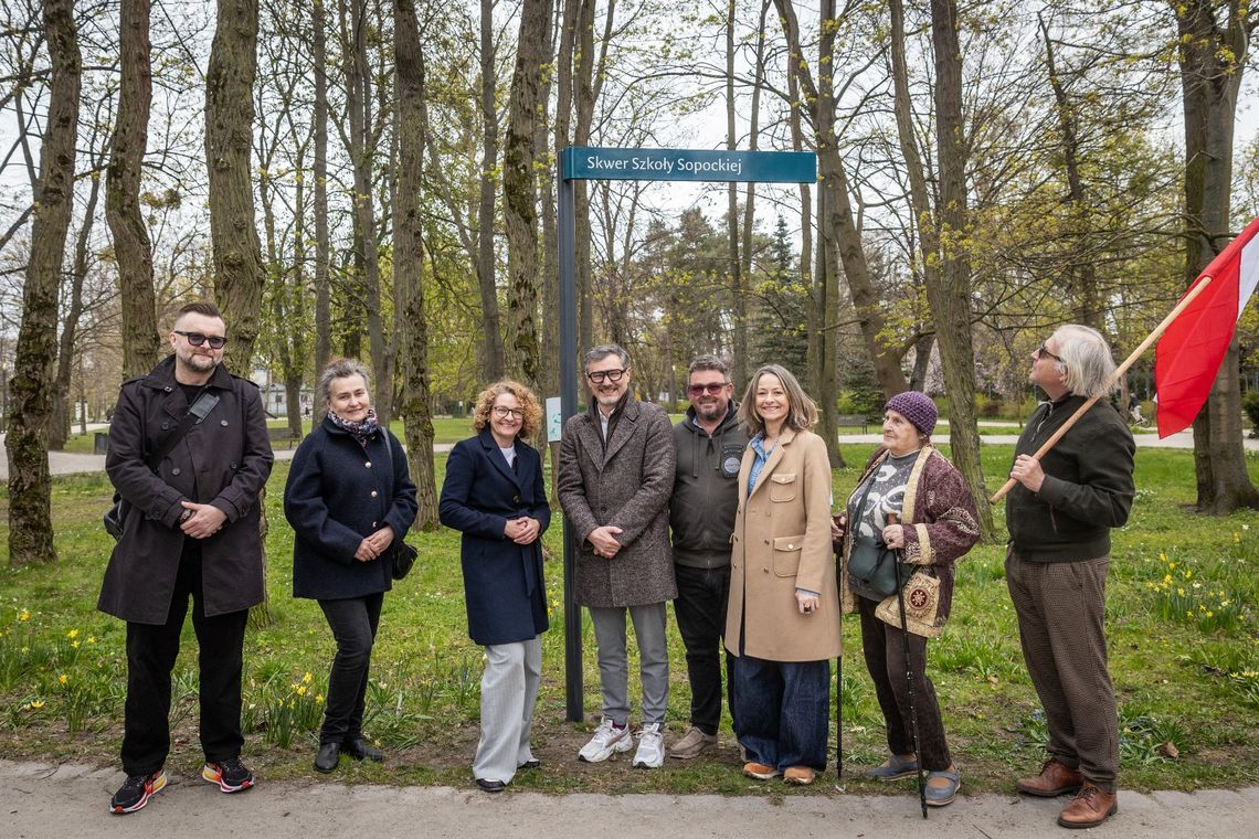 Skwer Szkoły Sopockiej, odsłonięcie tablicy, Sopot 2026