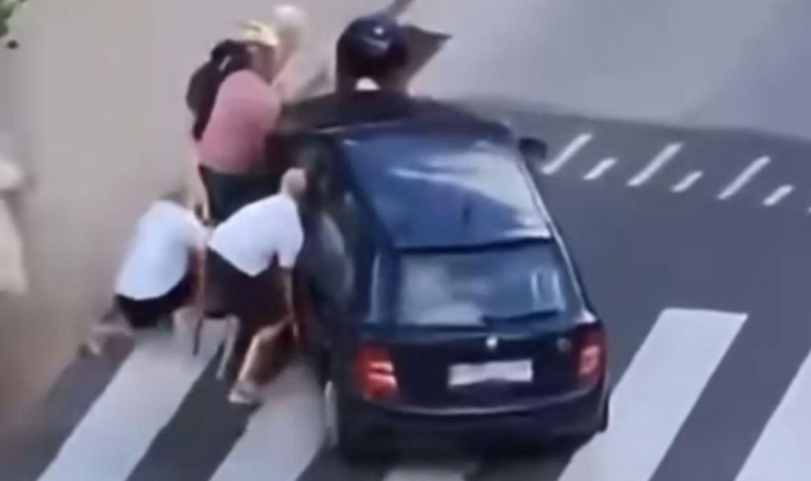 Przechodnie podnieśli samochód i uratowali potrąconą. Nagranie mrozi krew w żyłach Sopot: Przechodnie podnieśli samochód i uratowali potrąconą. Film stał się viralem!