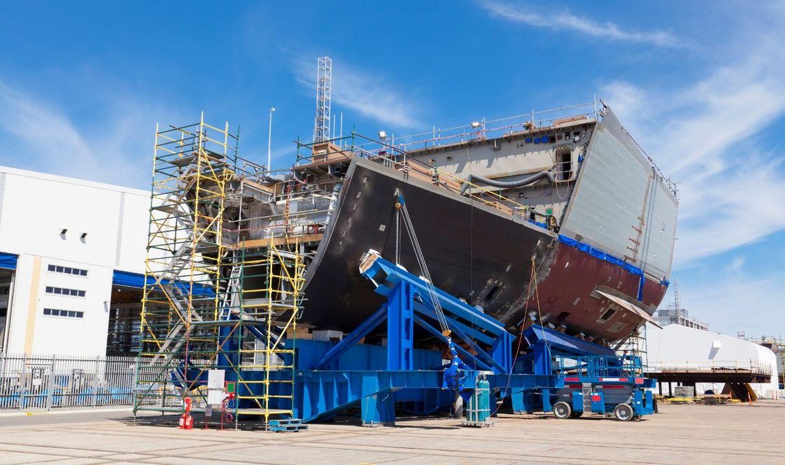 budowa statku, zdjęcie ilustracyjne