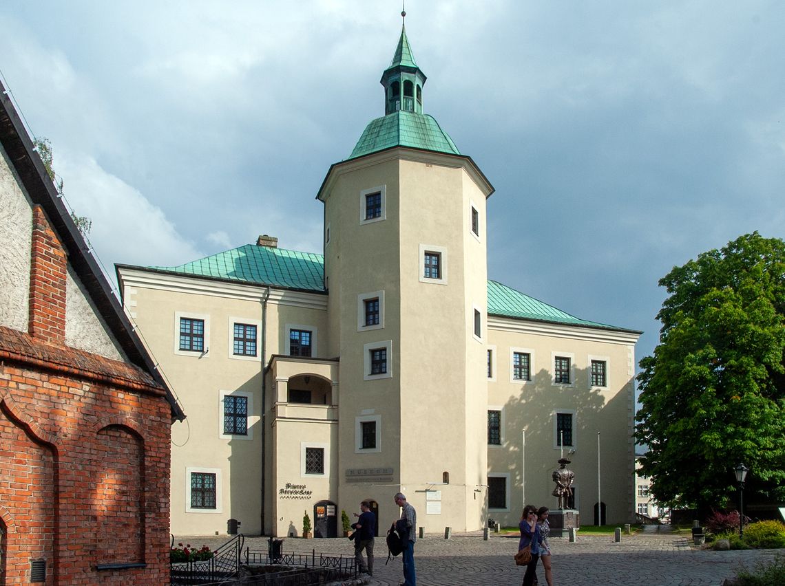 Spór o obrazy Lubomirskiego znajdujące się w słupskim Muzeum Pomorza Środkowego Spór o obrazy Lubomirskiego znajdujące się w słupskim Muzeum Pomorza Środkowego