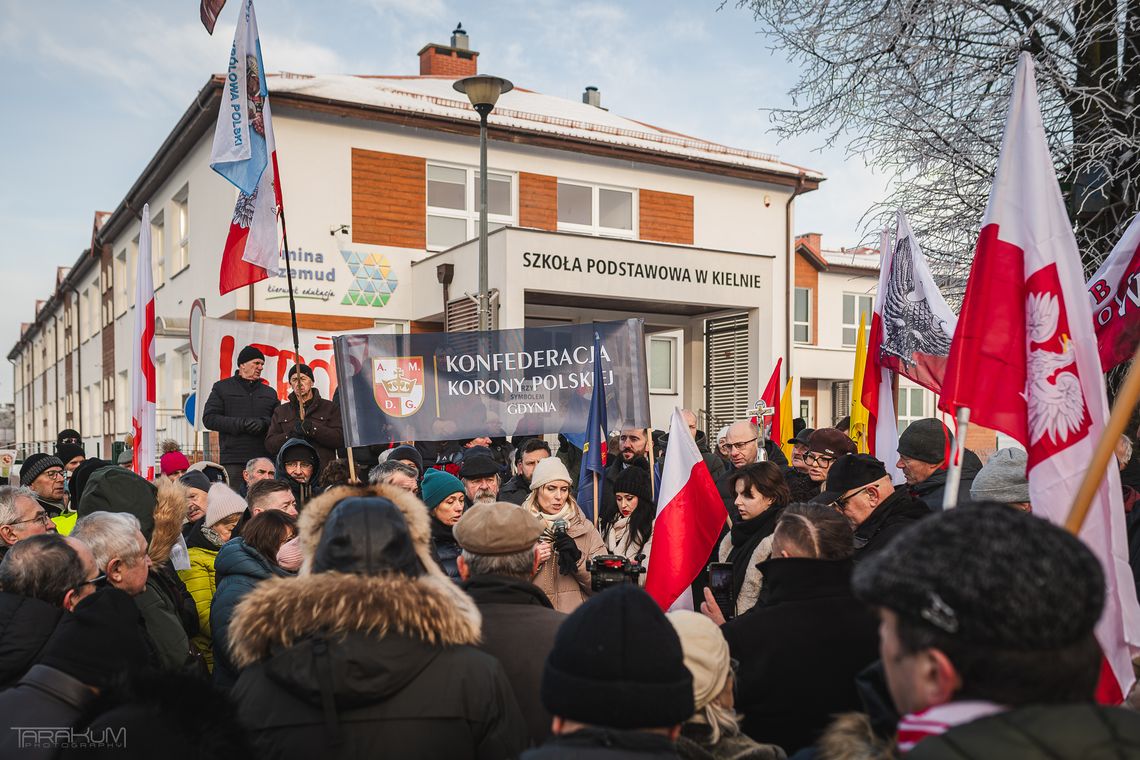 Sprawa krzyża z Kielna w Sejmie. Politycy PiS chcą potępienia publicznego aktu znieważenia Sprawa krzyża z Kielna w Sejmie. Politycy PiS chcą publicznego potępienia