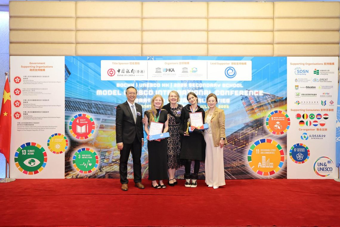 Julia Perlejewska i Zuzanna Jończyk na konferencji UNESCO w Hongkongu