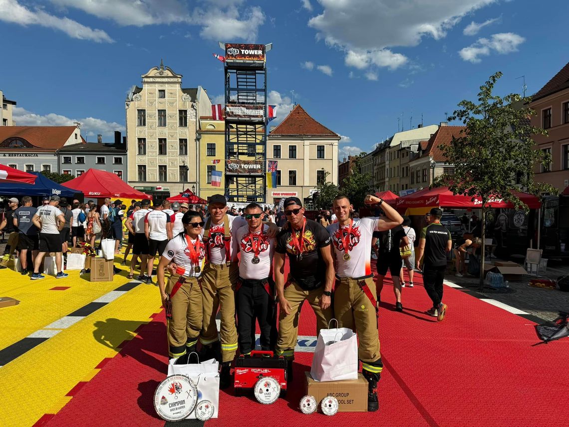 Sukcesy sztumskich strażaków w zawodach w sporcie pożarniczym FireFit