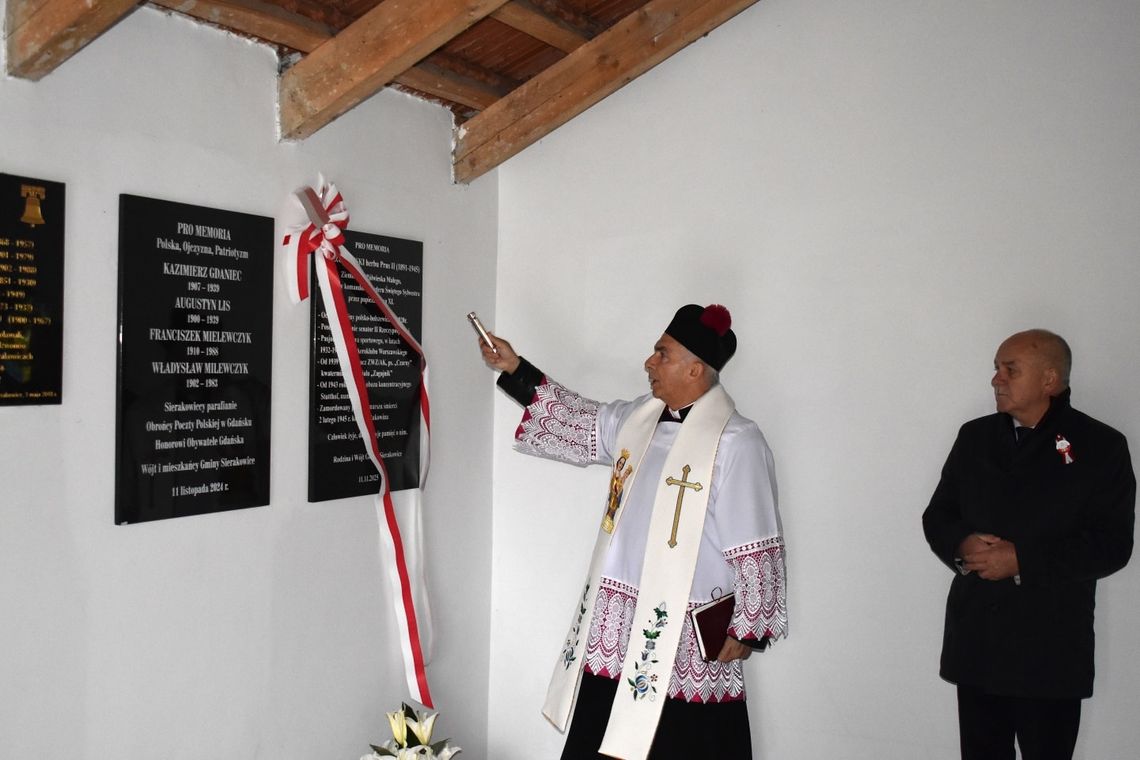 odsłonięcie tablicy Jana Rudowskiego w Sierakowicach