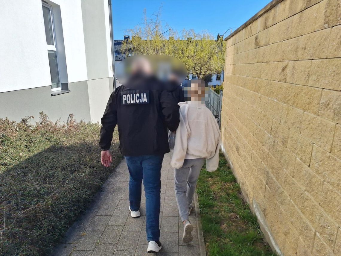 Szukali je za oszustwa, przed policją schowała się w szafie