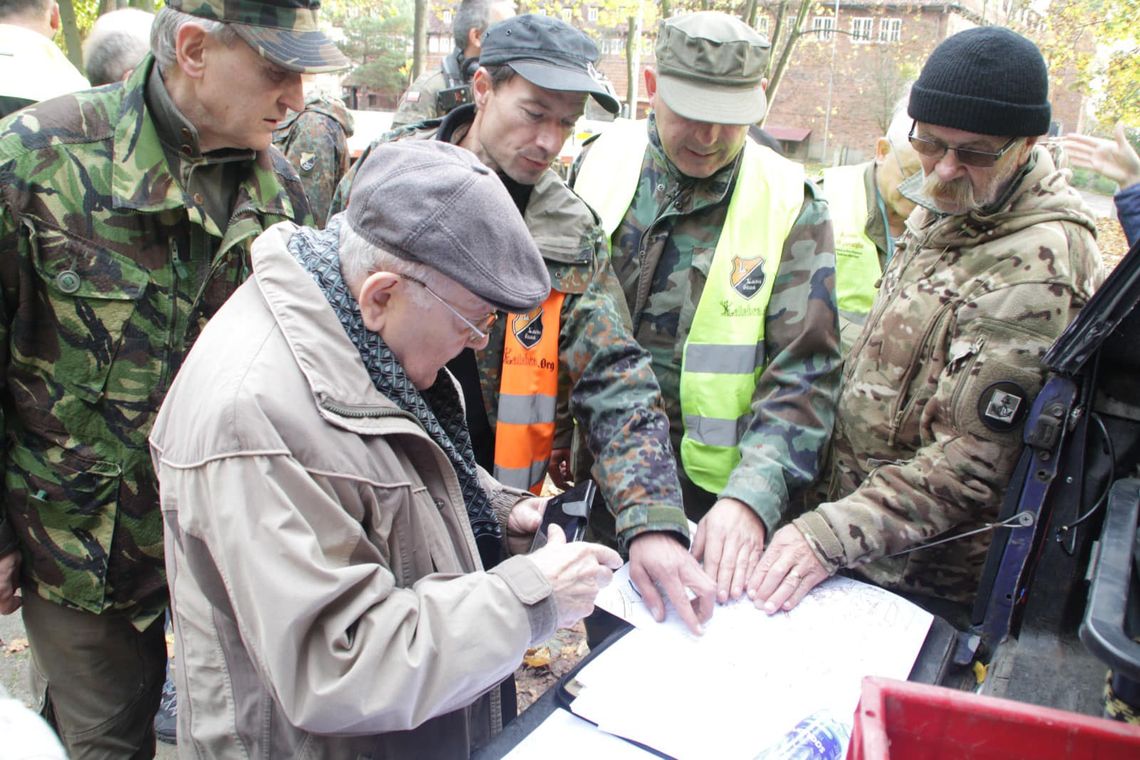 Eksploratorzy z Fundacji LATEBRA z prof. Andrzejem Januszajtisem