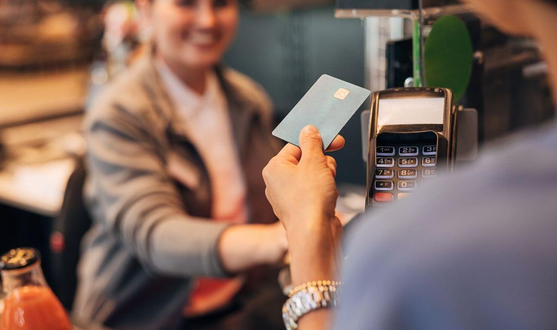 Terminale płatnicze z odroczoną płatnością. Rewolucja w sklepach stajonarnych