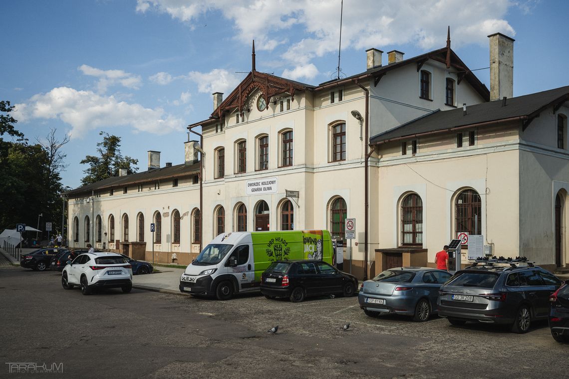 „To nie parking, tylko klepisko”. Agnieszka Pomaska interweniuje w sprawie dworca w Oliwie dworzec PKP Gdańsk Oliwa, 2026