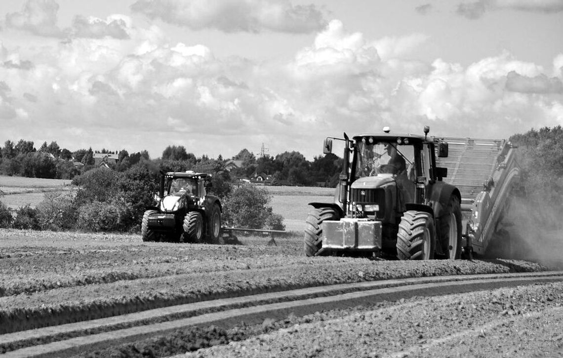 Śmiertelny wypadek w gminie Potęgowo. Rolnika zabiła sieczkarnia do słomy