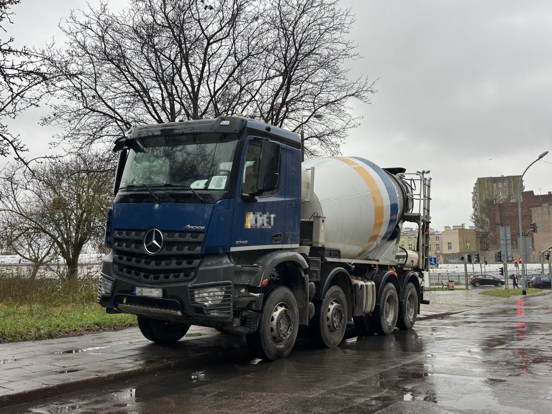 Gdańsk: Betoniarka śmiertelnie potrąciłą rowerzystę! Są duże utrudnienia w ruchu
