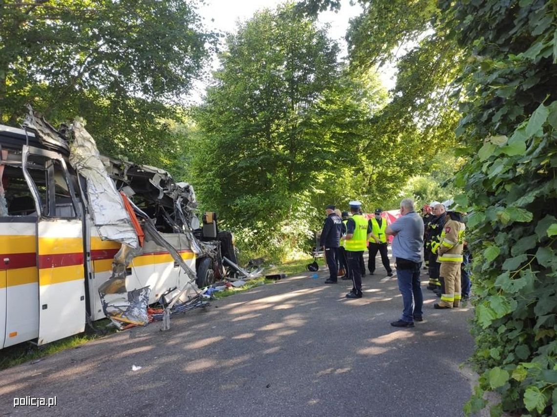 Wypadek autobusu w Mierzynie koło Wejherowa