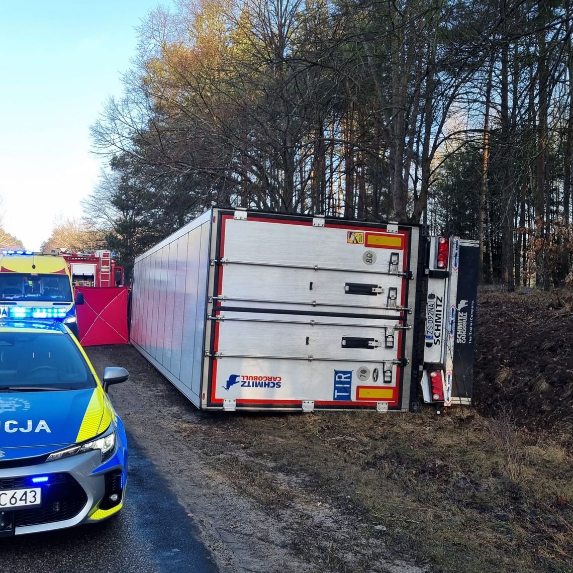 Tragiczny wypadek w powiecie starogardzkim. Nie żyje kierowca ciężarówki