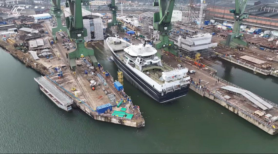 trawler Rogne, wodowanie, Karstensen Shipyard Poland, Gdańsk