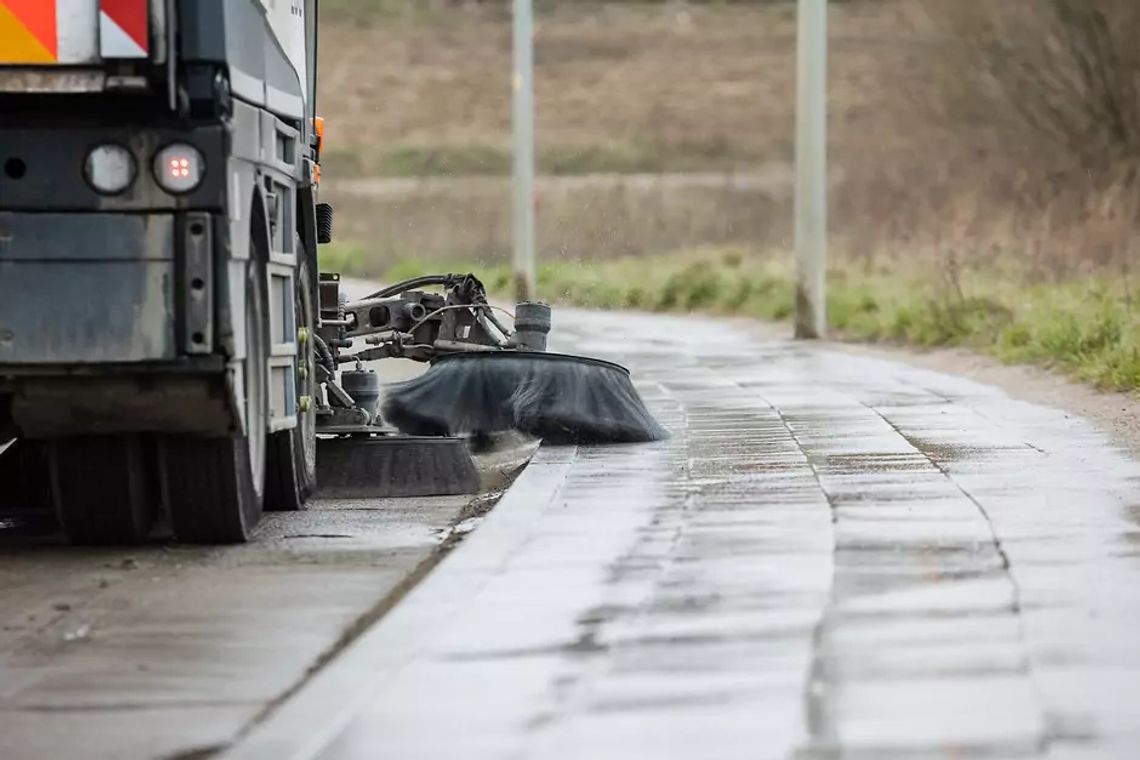 Trójmiasto sprząta po zimie. Służby porządkowe ruszyły do pracy