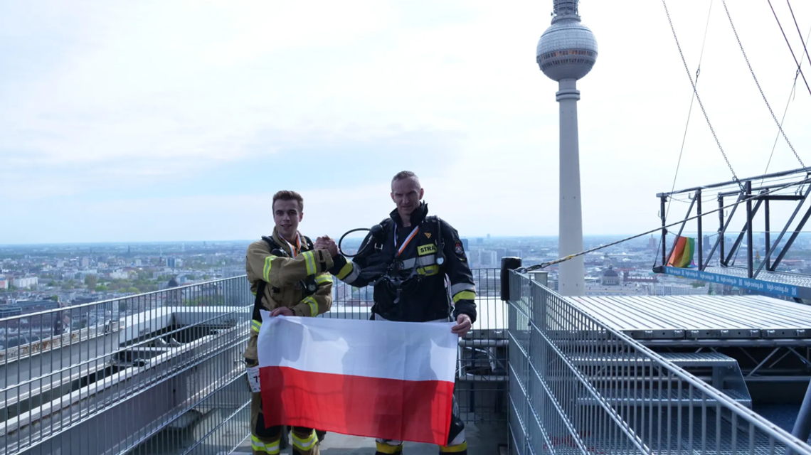Trójmiejscy strażacy bezkonkurencyjni. Wygrali ekstremalny bieg w Berlinie