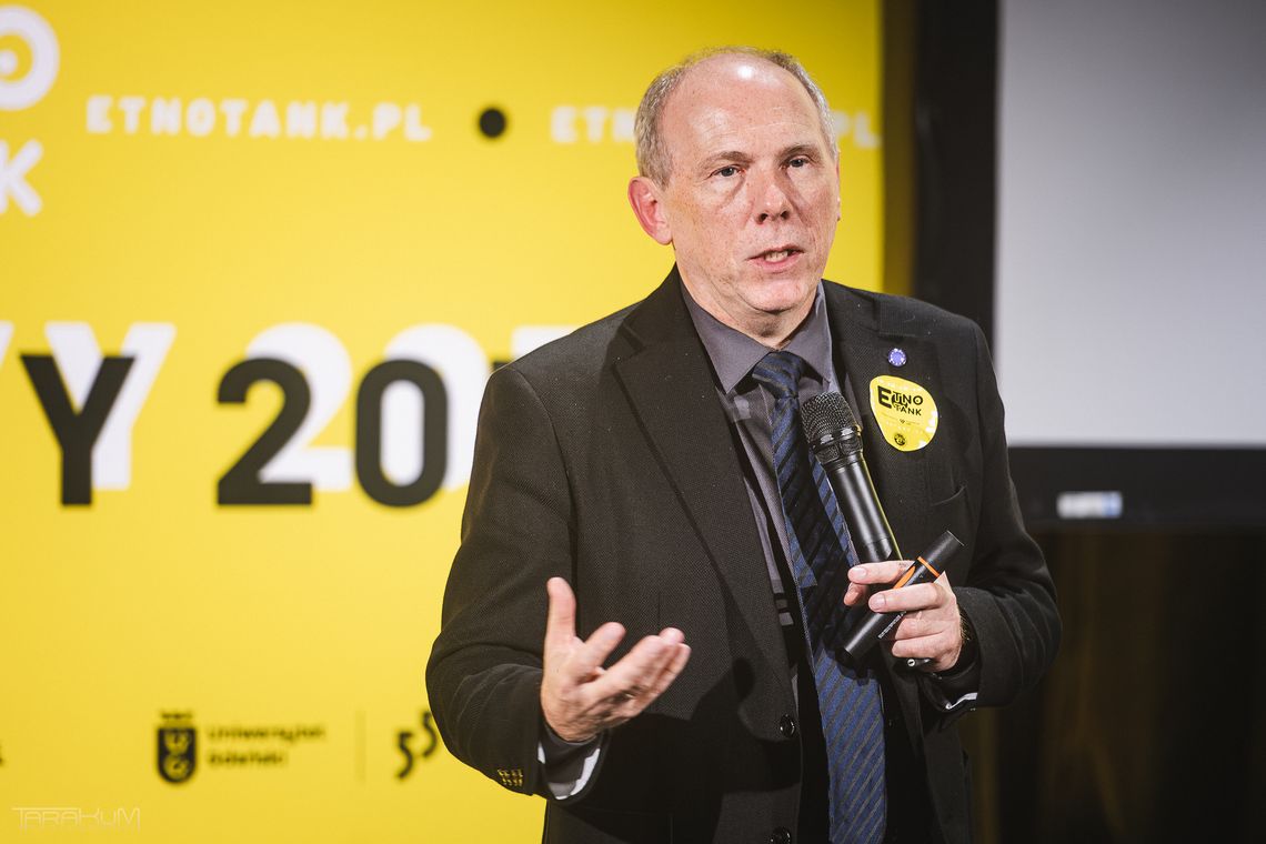 Trzaski w opozycji, piski w koalicji, czyli ból głowy prezesa i premiera Trzaski w opozycji, piski w koalicji, czyli ból głowy prezesa i premiera