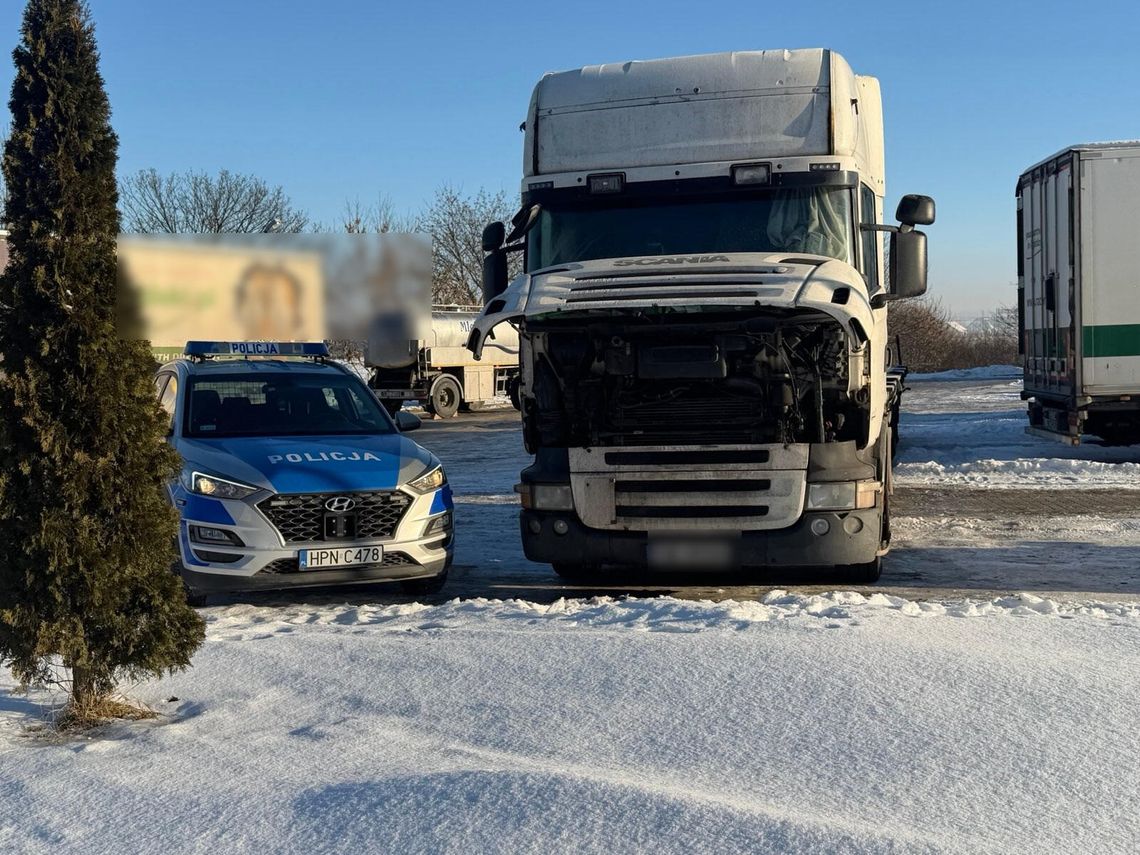 Trzy dni spędził w nieogrzewanym samochodzie na parkingu. Trafił do szpitala Pszczczółki: Trzy dni spędził w nieogrzewanym samochodzie na parkingu