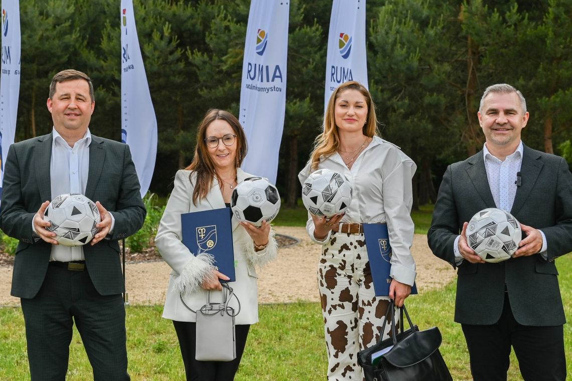 Trzy nowe obiekty sportowe powstają w Rumi Trzy nowe obiekty sportowe powstają w Rumi