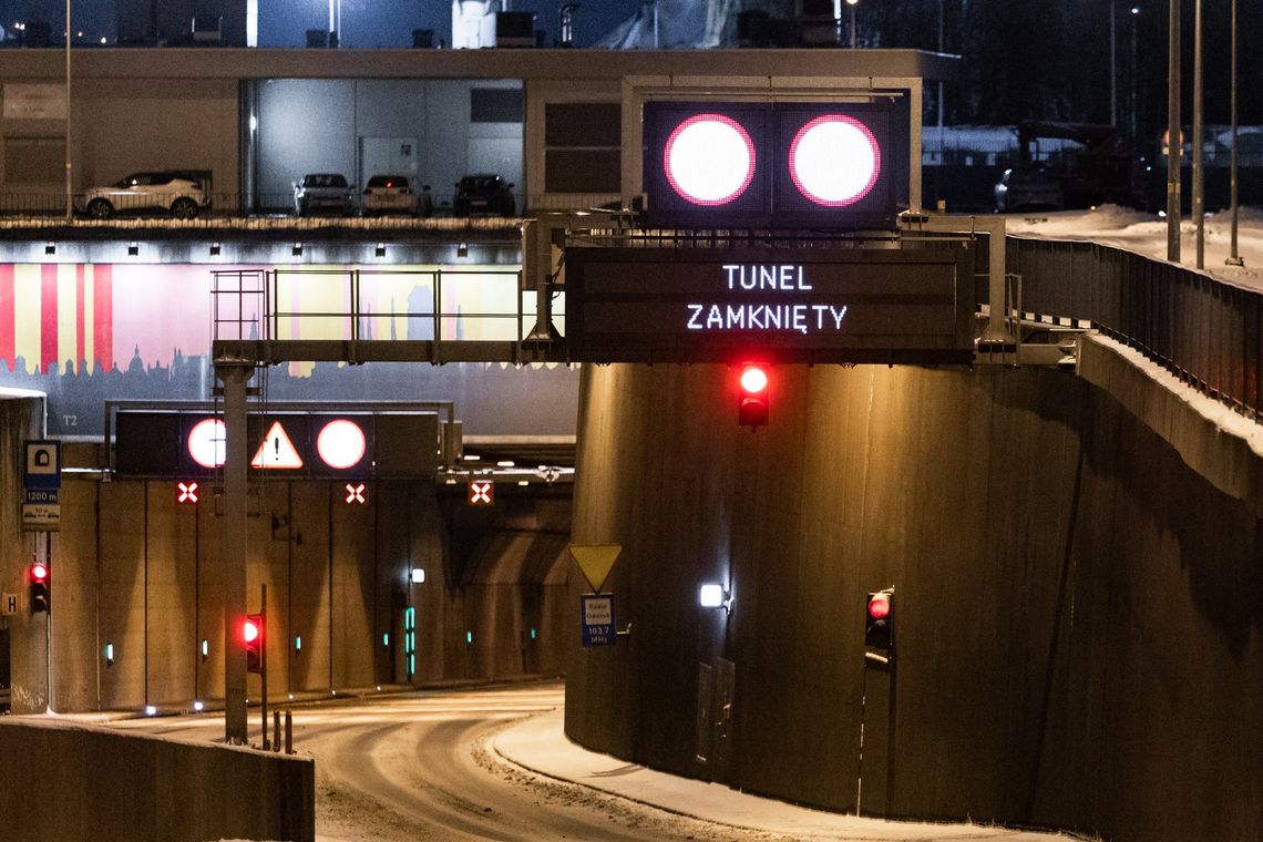 Tunel pod Martwą Wisłą nie przecieka. Zamknięcia są spowodowane usuwaniem oblodzeń Tunel pod Martwą Wisłą nie przecieka. Zamknięcia spowodowane usuwaniem oblodzeń