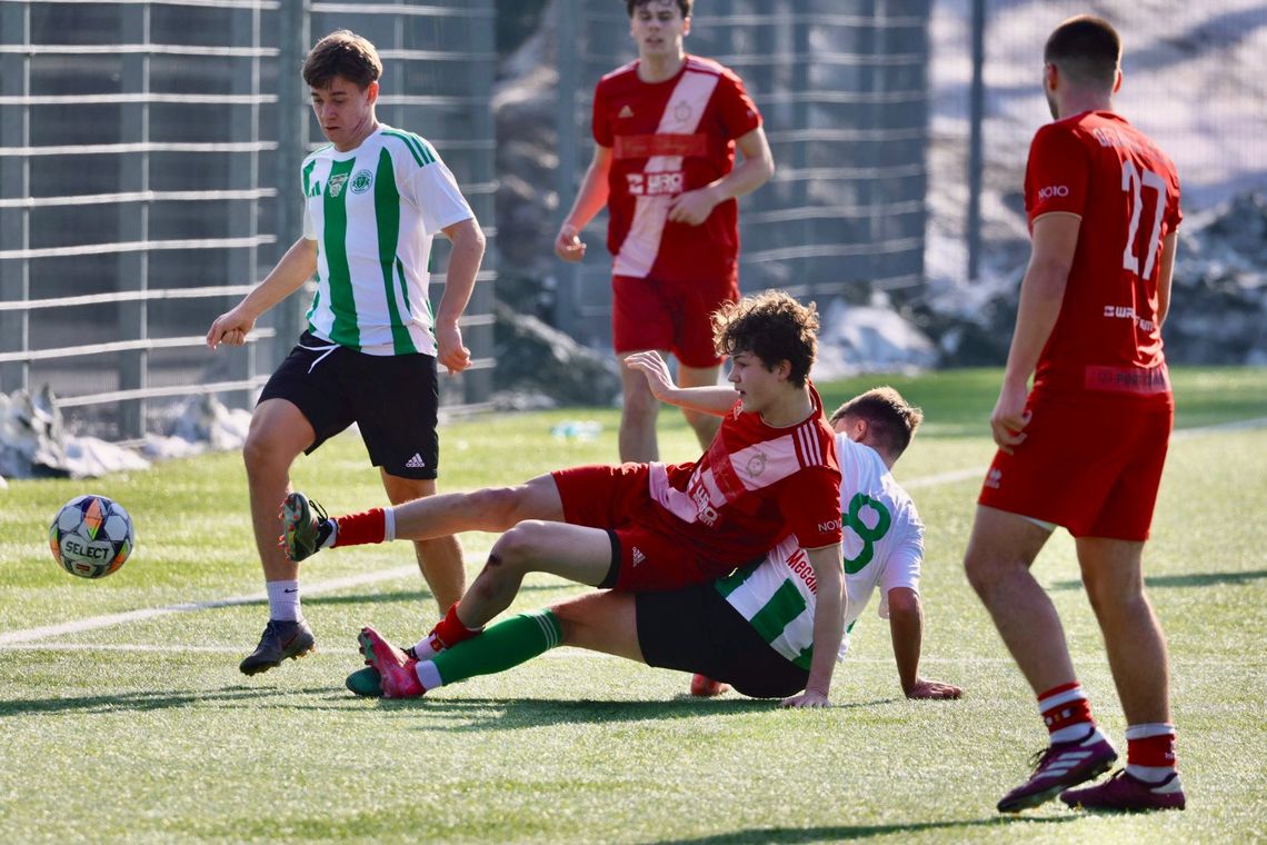 Tylko Lechia Gdańsk walczy o awans do IV ligi. Trudna pogoń za liderem