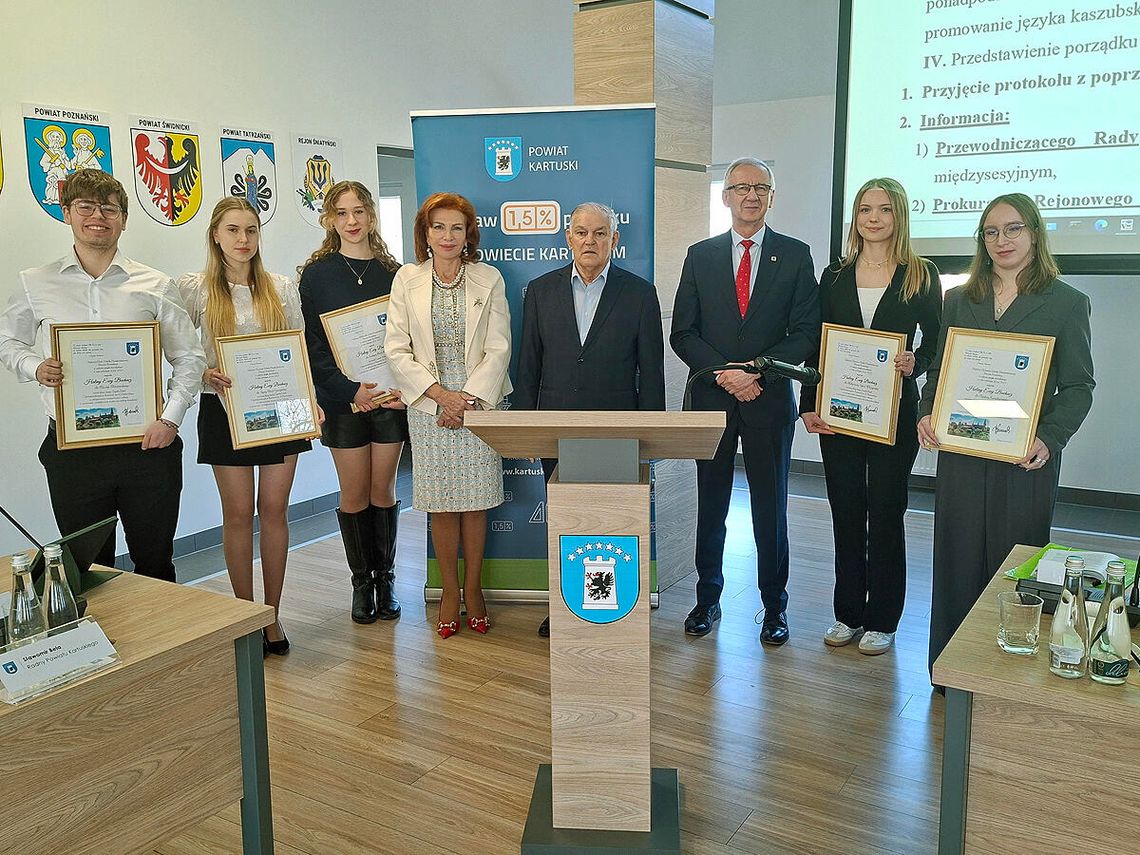 Uczniowie z Kartuz nagrodzeni za znakomite wyniki w nauce języka kaszubskiego