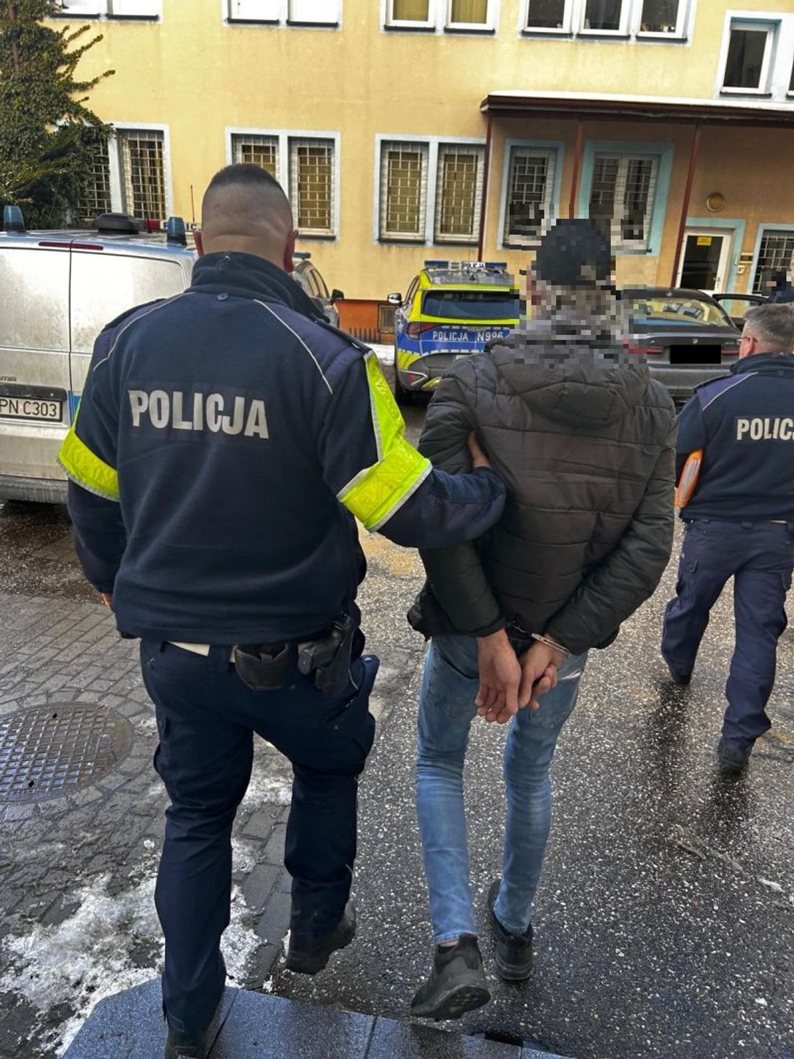 Udawał brata, był poszukiwany, miał zasądzoną odsiadkę. Wpadł, bo jechał za szybko