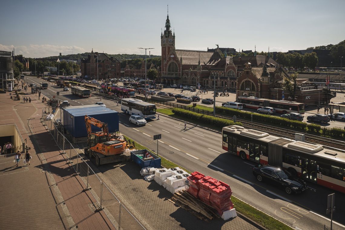 Uwaga kierowcy i pasażerowie. Zmiany w ruchu przy głównym dworcu w Gdańsku