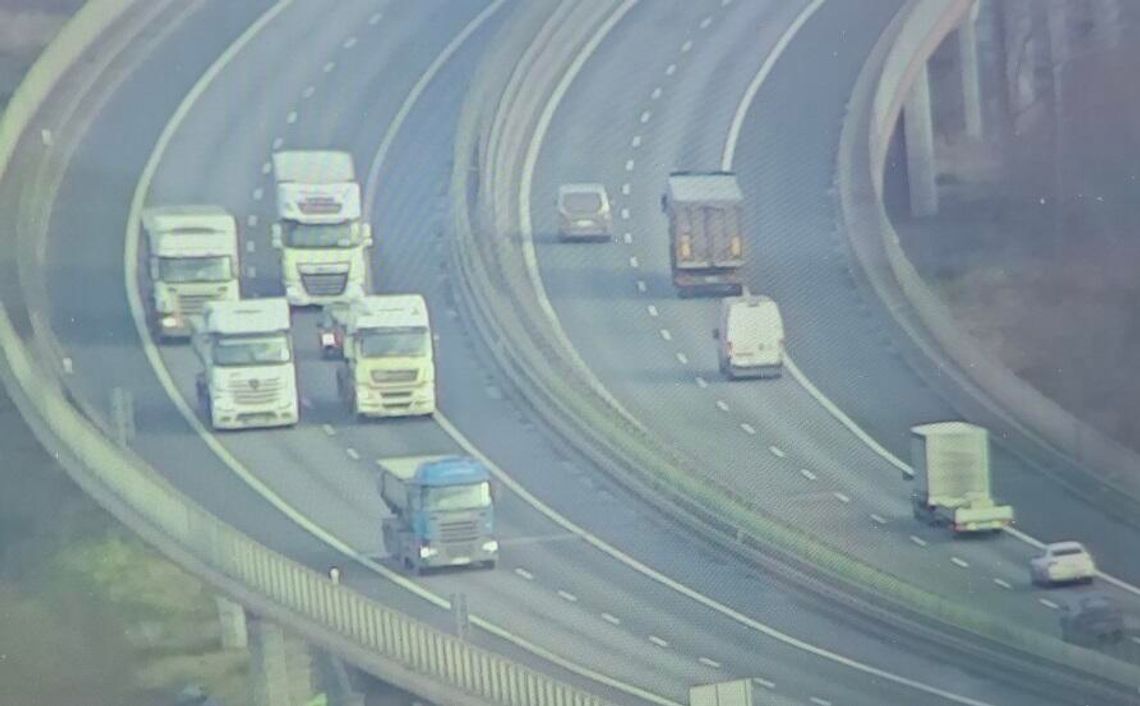 Uwaga! Policjanci kontrolują teraz również z powietrza! Akcja na Pomorzu Uwaga! Policjanci kontrolują teraz również z powietrza! Akcja na Pomorzu