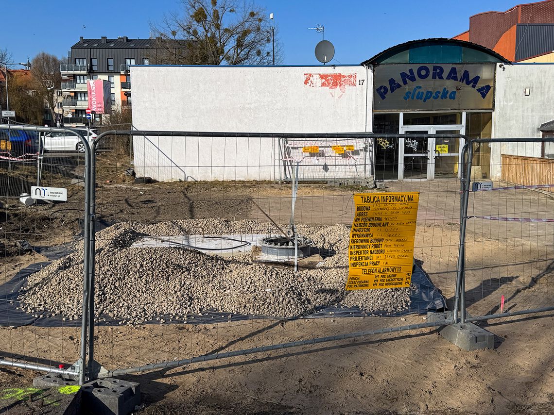 W centrum Słupska staje maszt telefonii komórkowej. Mieszkańcy piszą protest do miasta