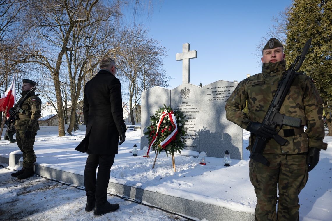 W Chojnicach poświęcono pomnik ofiar niemieckich zbrodni wojennych W Chojnicach poświęcono pomnik ofiar niemieckich zbrodni wojennych