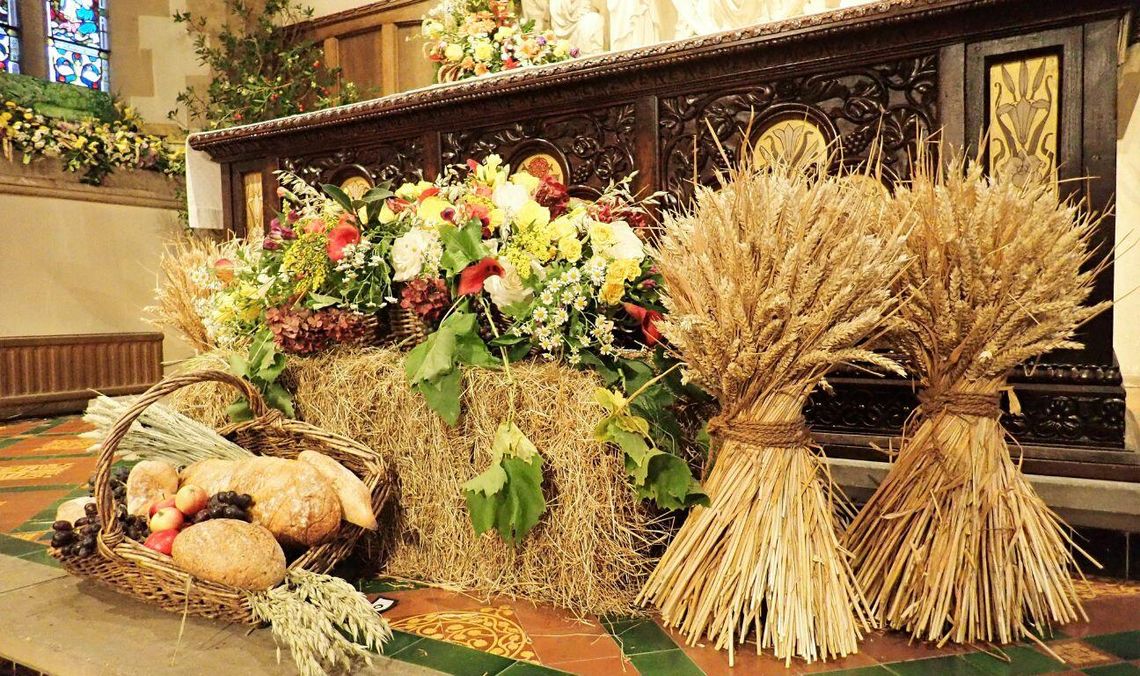 W dniu święta Matki Boskiej nie wypada iść do kościoła tak po prostu. Należy pochwalić się plonami i podziękować