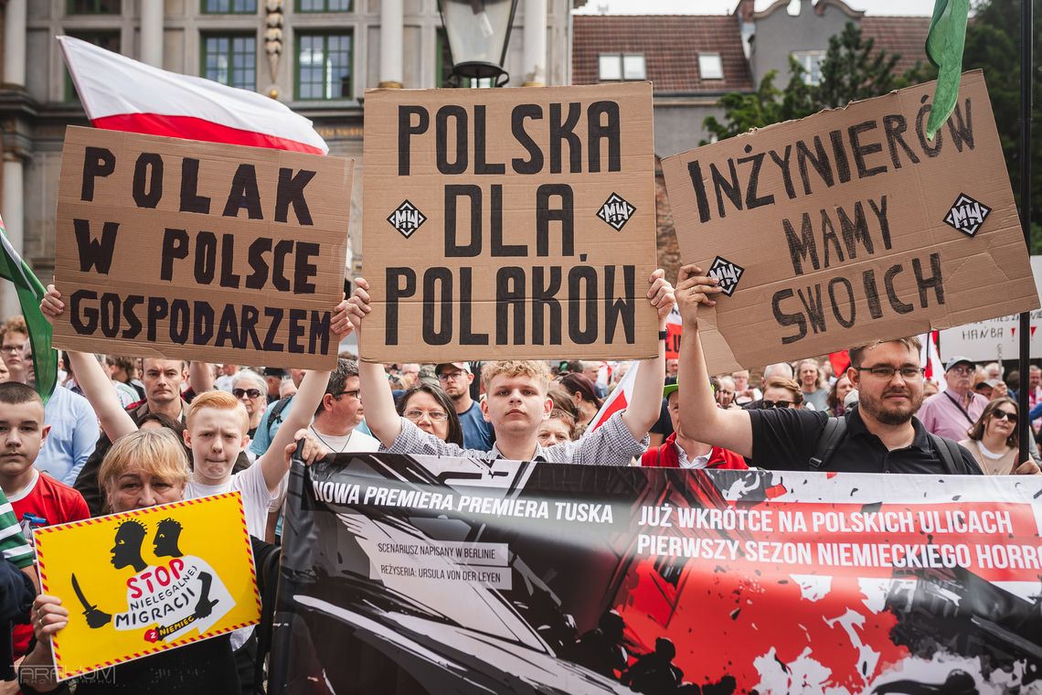 „Stop imigracji”. Manifestacja na Targu Węglowym w Gdańsku