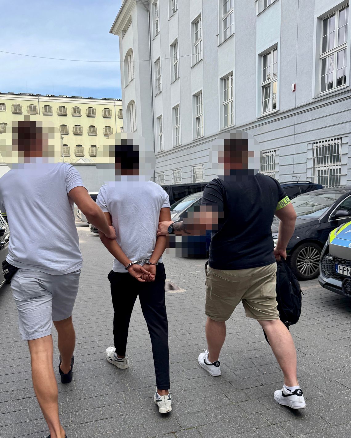 W Internecie obiecywał miłość, zamieszkał z ukochaną, a następnie... okradł ją z biżuterii W Internecie obiecywał miłość, zamieszkał z ukochaną, a następnie... okradł ją z biżuterii