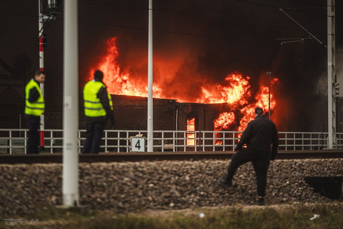 W pożarze hali w Gdańsku wiele firm straciło dobytek. Trwają internetowe zbiórki