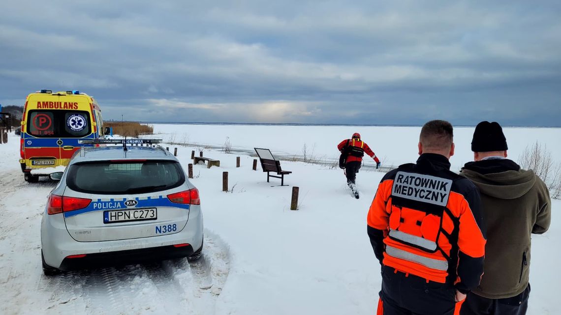 Akcja ratunkowa w Zatoce Puckiej. Mężczyzna tonął w rejonie Kaczego Winkla