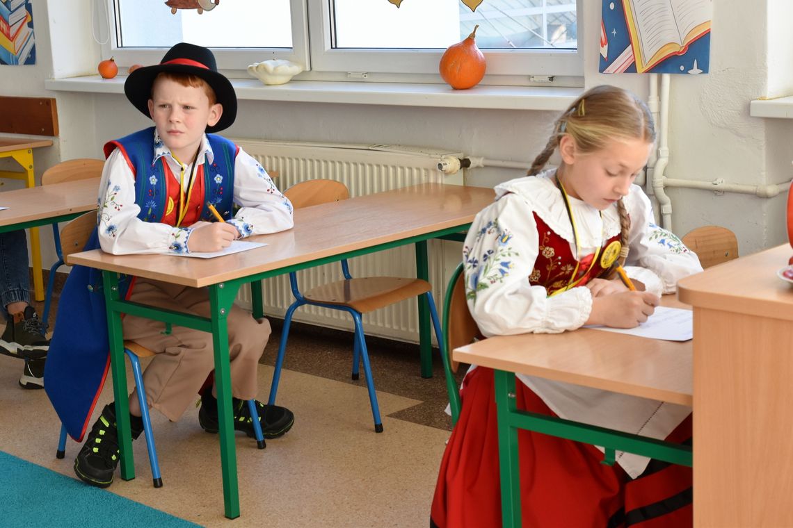 W Stężycy rywalizowali o tytuł Mistrza Dyktanda Kaszubskiego