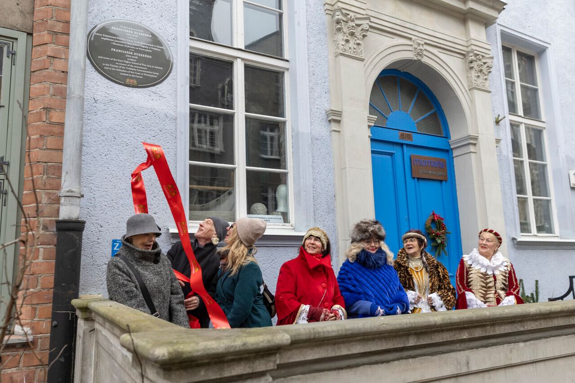W tym domu tworzył Franciszek Duszeńko. Odsłonięcie tablicy poświęconej artyście W tym domu tworzył Franciszek Duszeńko. Odsłonięcie tablicy poświęconej artyście