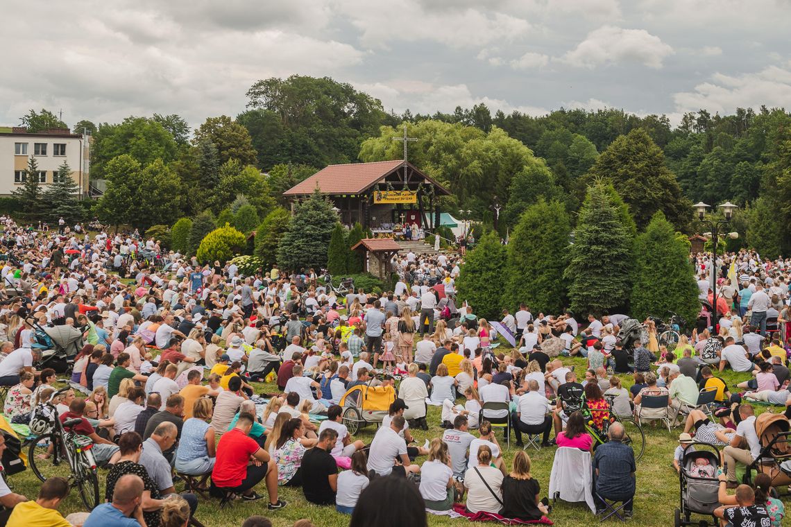 Wielki Odpust w Sianowie 2025. Kaszubi pielgrzymują do Królowej Kaszub