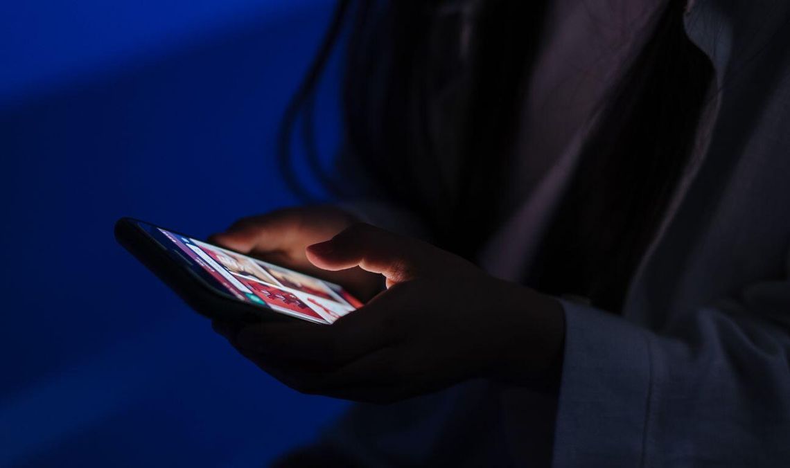 Wiesz, co twoje dziecko ogląda w internecie? Powstał raport, wnioski są smutne