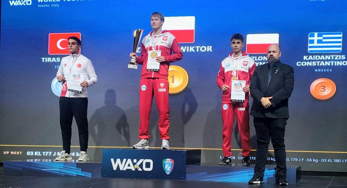 Wiktor Zelewski z Rebelii Kartuzy mistrzem świata w kickboxingu. Olek Renowski wraca z brązem Wiktor Zelewski z Rebelii Kartuzy mistrzem świata w kickboxingu. Olek Renowski wraca z brązem