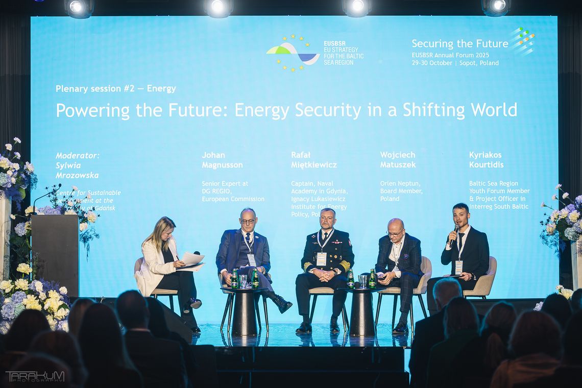 Wojna w Ukrainie a bezpieczeństwo Bałtyku. Kluczowe dyskusje na Forum EUSBSR w Sopocie Doroczne Forum Strategii UE dla Regionu Morza Bałtyckiego (EUSBSR Annual Forum), Sopot 2025