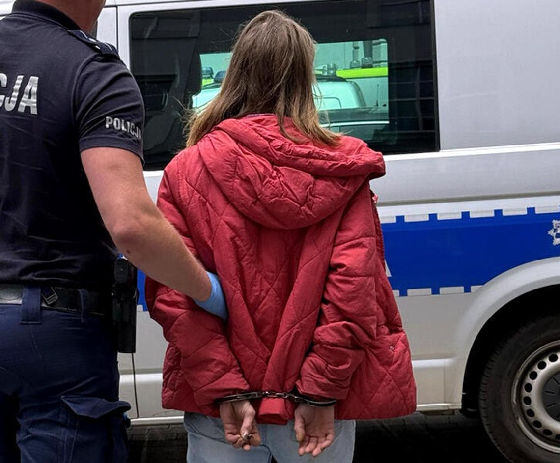 Wybiła szybę, bo chciała dalej mieszkać w domu, z którego ją eksmitowano zatrzymana