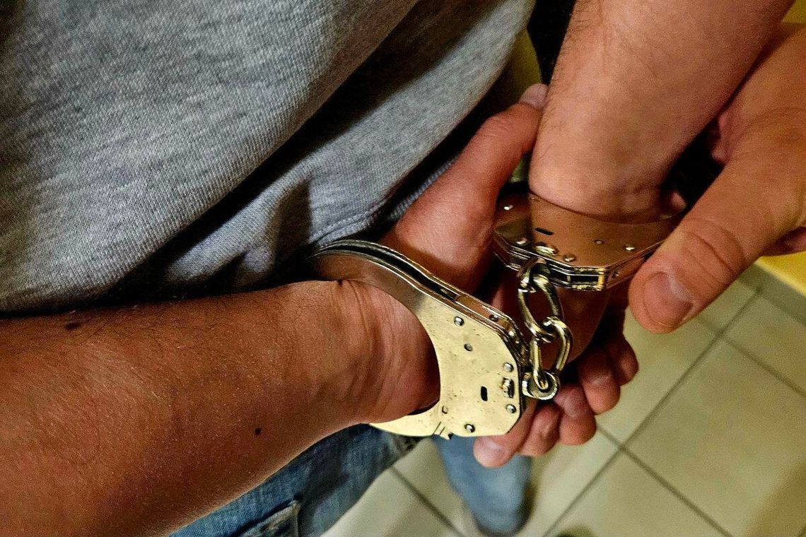 Wyłudzali VAT i CIT, działali w Gdańsku. Sześć osób zatrzymanych