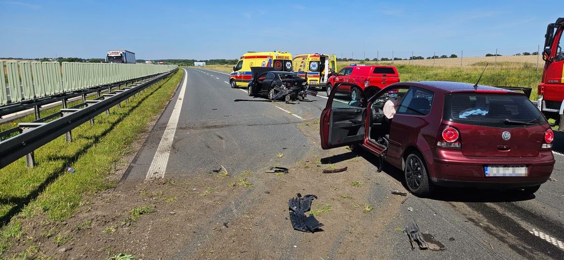 Wypadek na autostradzie A1. Dwie osoby zostały ranne Wypadek na autostradzie A1. Dwie osoby zostały ranne