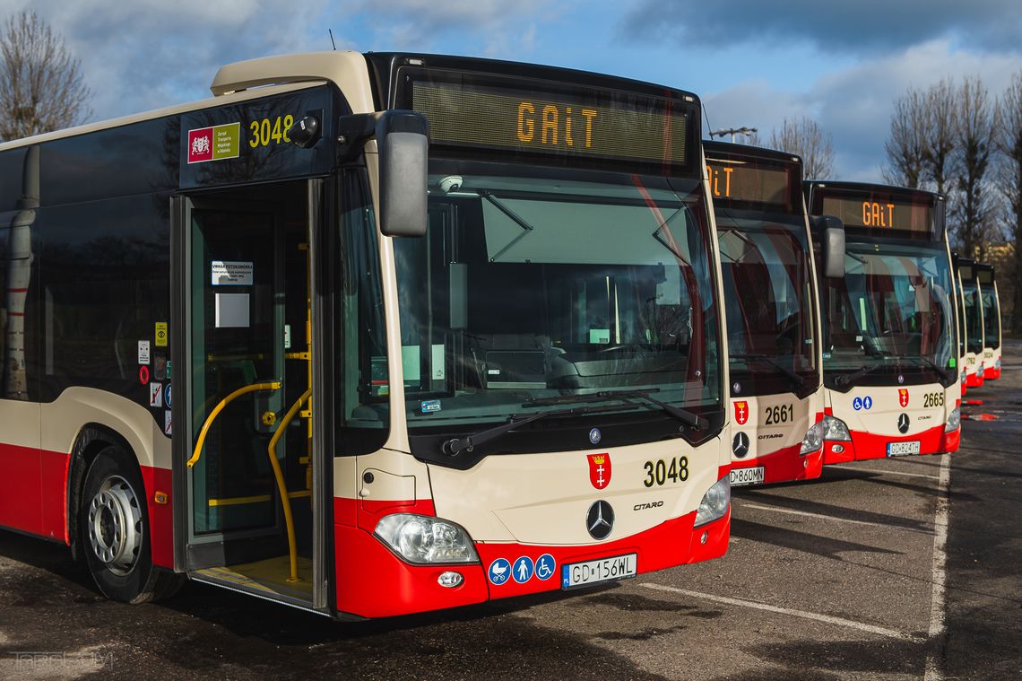 Wypadek na Stogach w Gdańsku. Pasażerka autobusu straciła nogę, policja szuka świadków