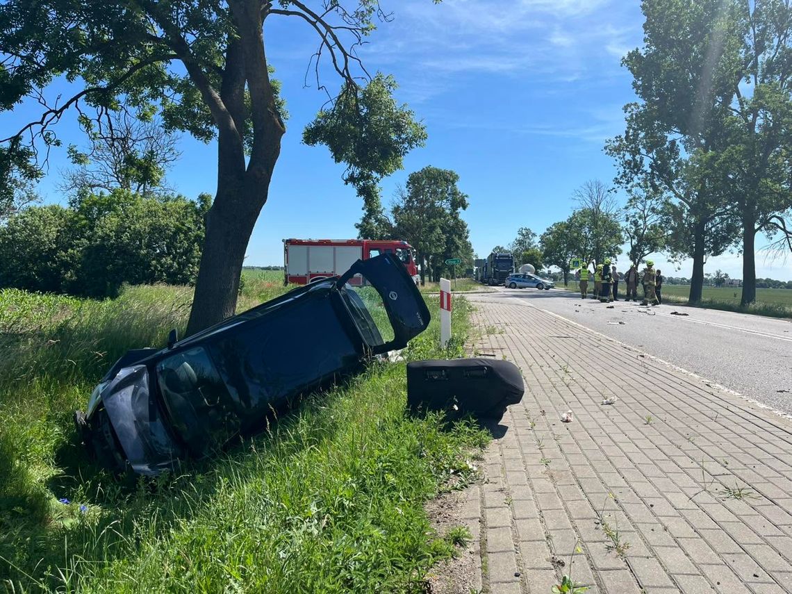 Wypadek w Kałdowie! Dwie osoby przewiezione do szpitala Wypadek w Kałdowie! Dwie osoby przewiezione do szpitala