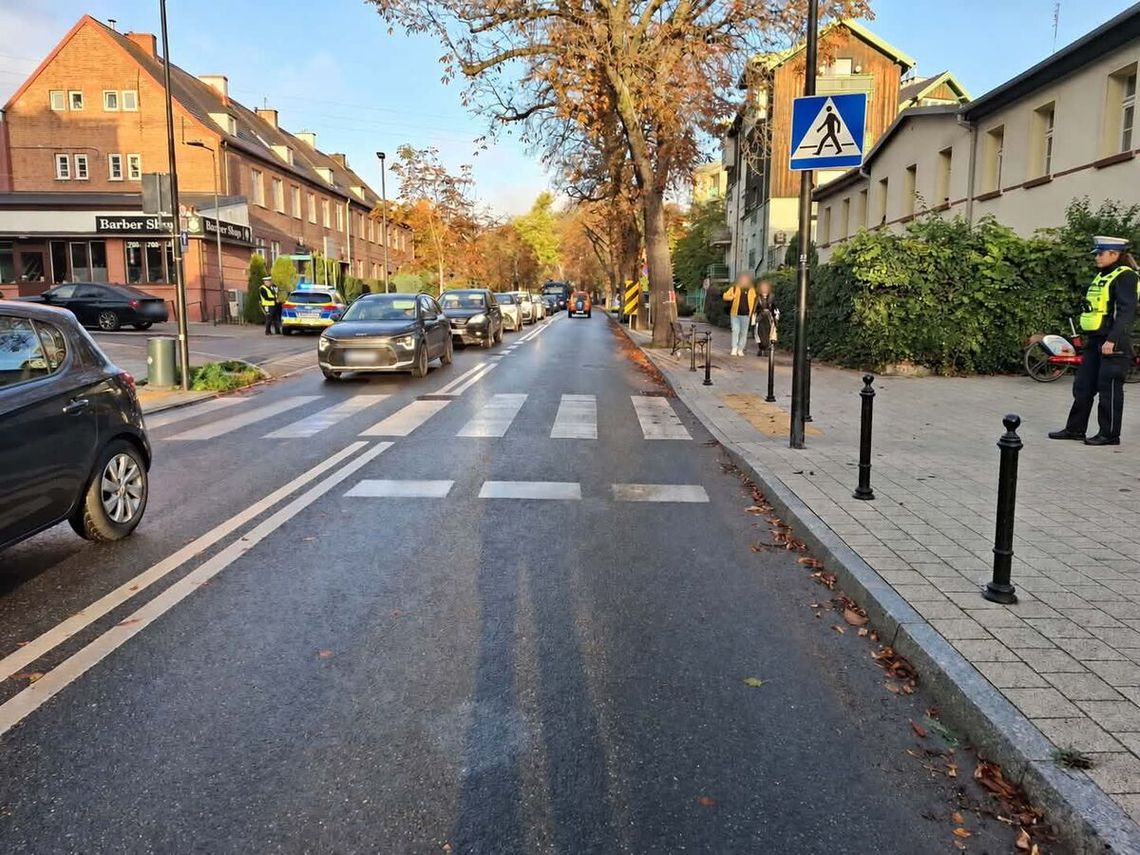 Wypadek w Sopocie. Trzylatek wypadł z wózka rowerowego. Na szczęście miał kask