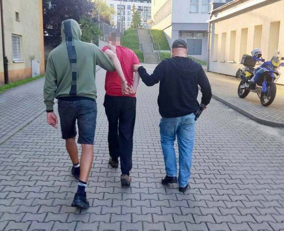 Wyszedł na wolność po ośmiu miesiącach odsiadki. Następnego dnia został zatrzymany ponownie Wyszedł na wolność po ośmiu miesiącach odsiadki. Następnego dnia został zatrzymany ponownie
